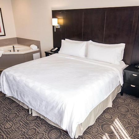 Holiday Inn Hotel & Suites Red Deer By Ihg Exterior photo