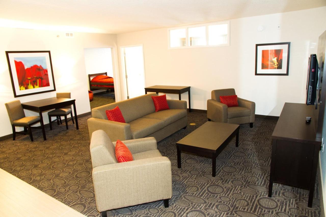 Holiday Inn Hotel & Suites Red Deer By Ihg Room photo