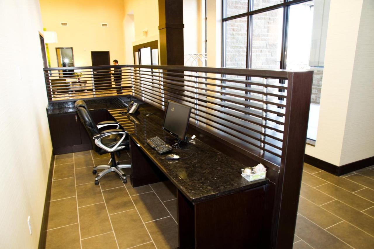 Holiday Inn Hotel & Suites Red Deer By Ihg Exterior photo