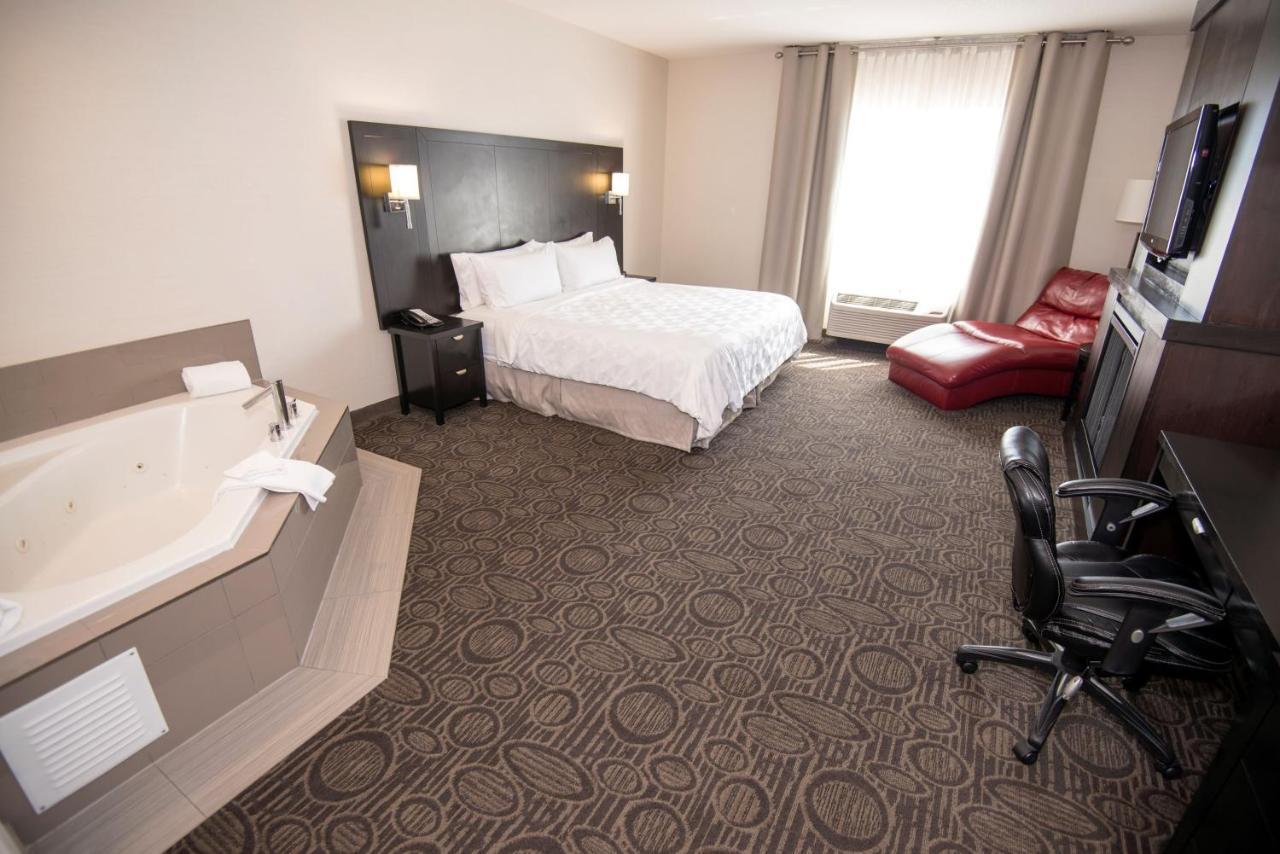 Holiday Inn Hotel & Suites Red Deer By Ihg Exterior photo