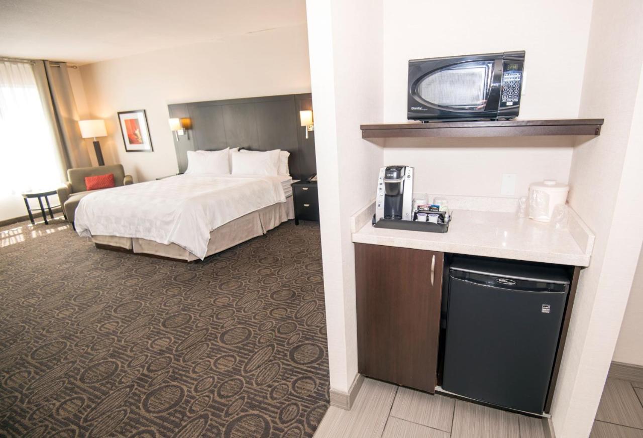 Holiday Inn Hotel & Suites Red Deer By Ihg Exterior photo