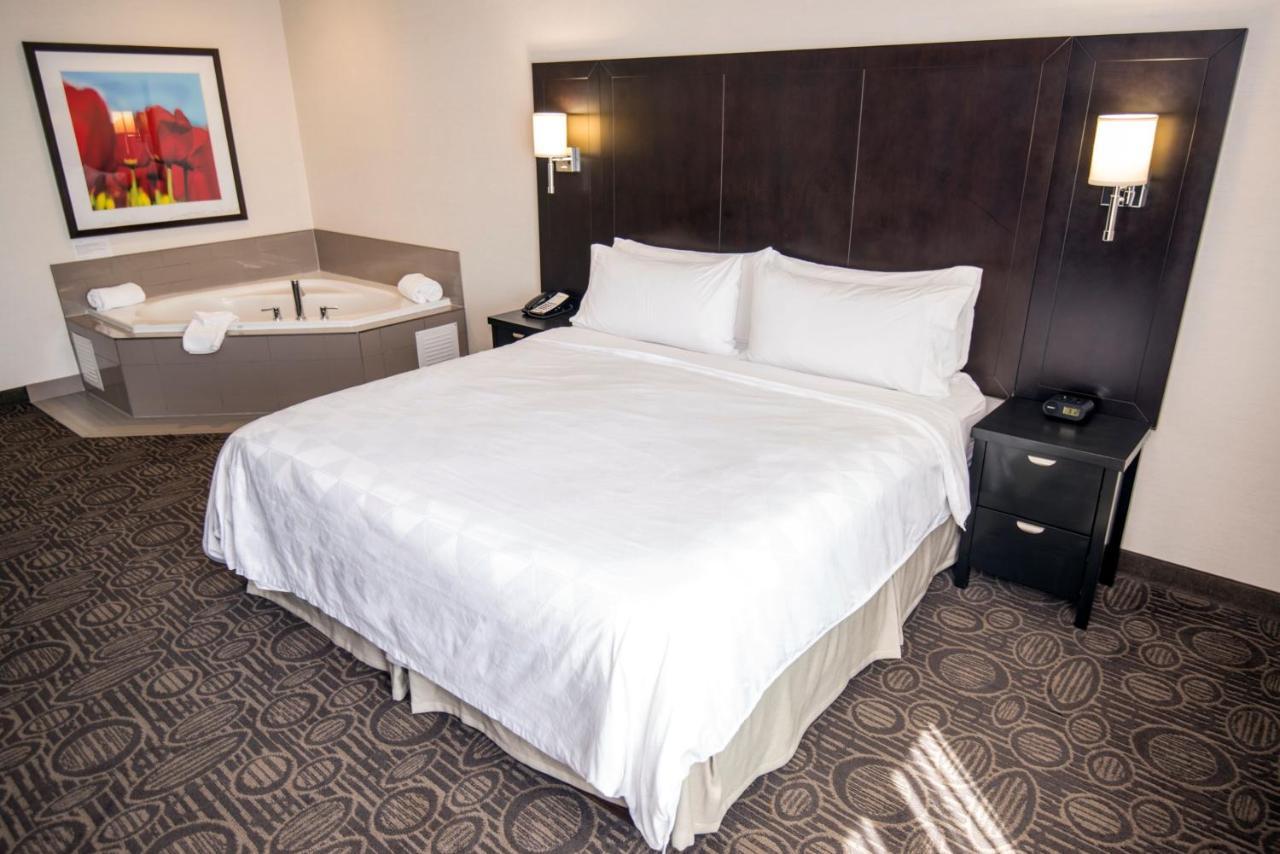Holiday Inn Hotel & Suites Red Deer By Ihg Exterior photo