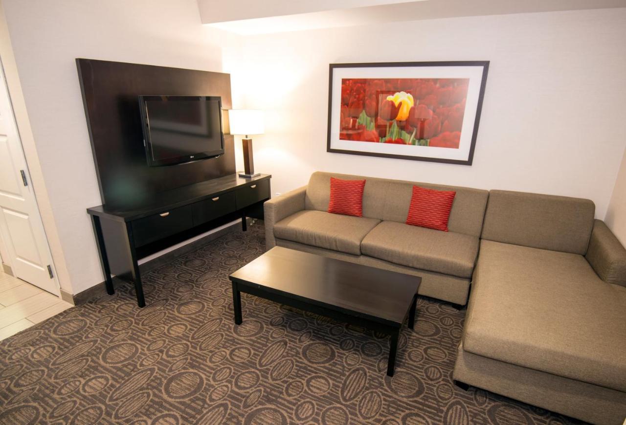 Holiday Inn Hotel & Suites Red Deer By Ihg Exterior photo