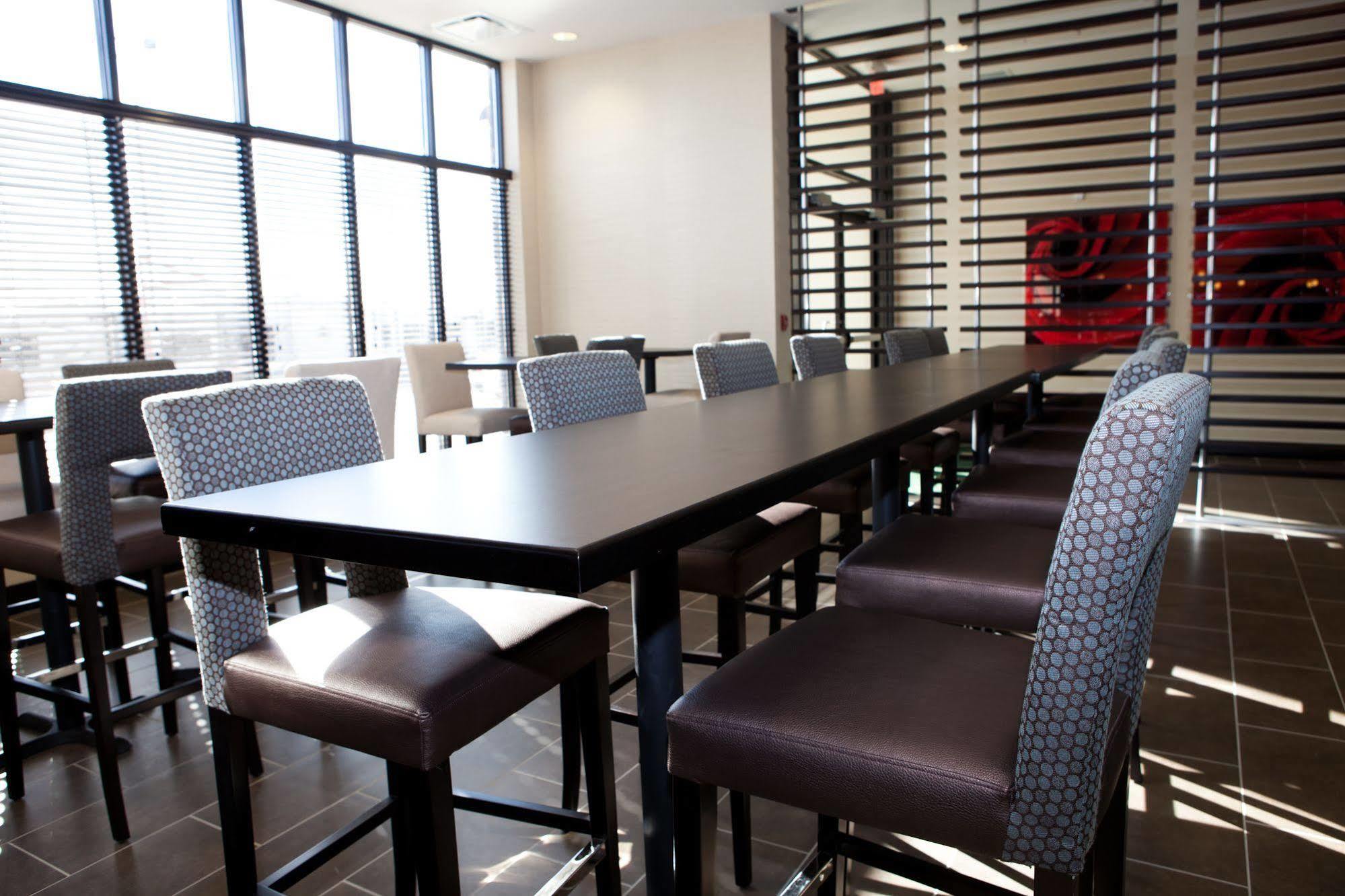 Holiday Inn Hotel & Suites Red Deer By Ihg Exterior photo